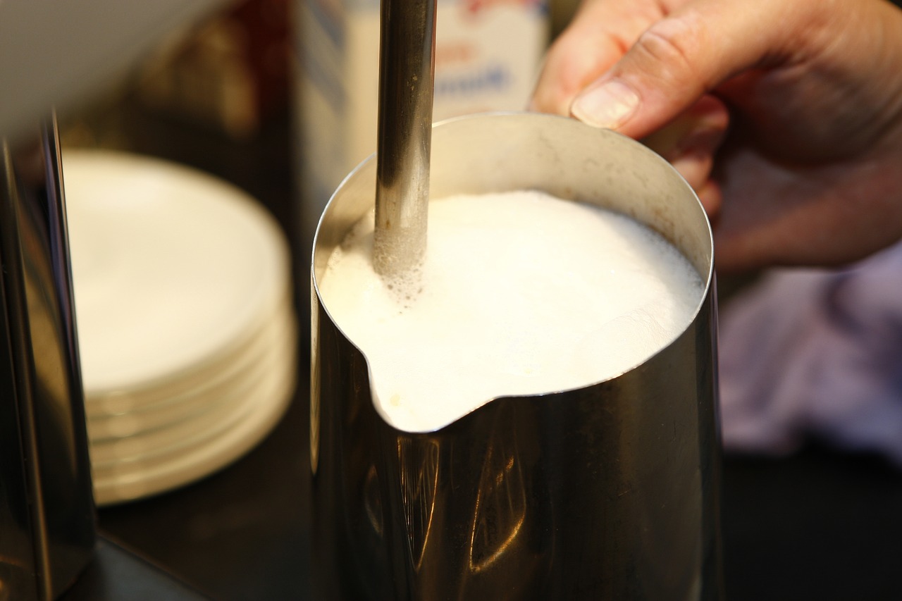 Steamed Milk How to Make a Foamy Latte [Plus Stovetop Guide!]