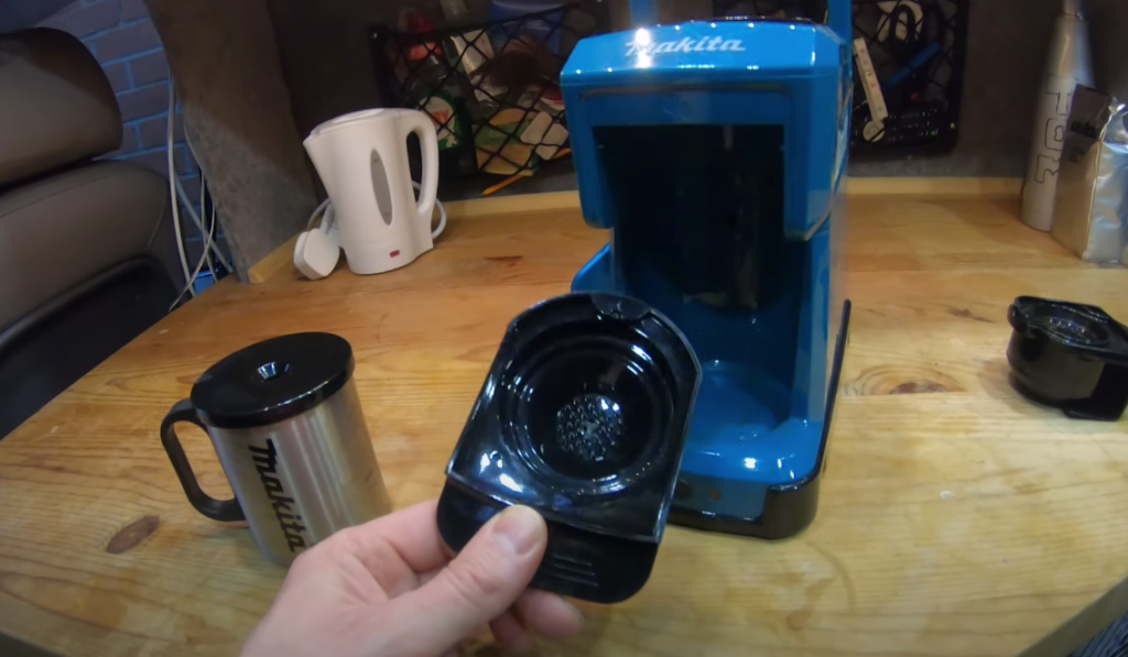 Review - Battery Powered Coffee Maker (Makita) 